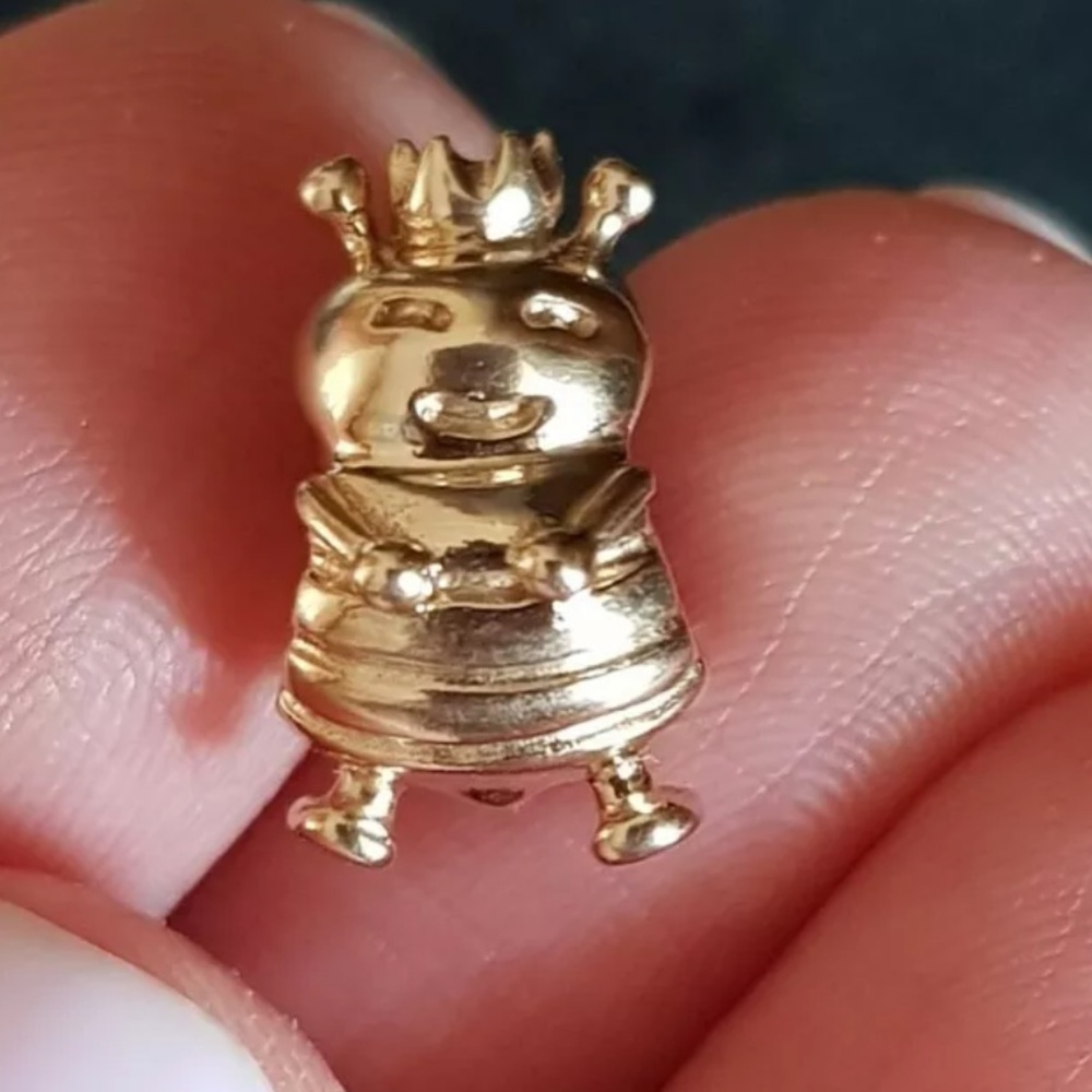 Pandora 14k queen bee charm